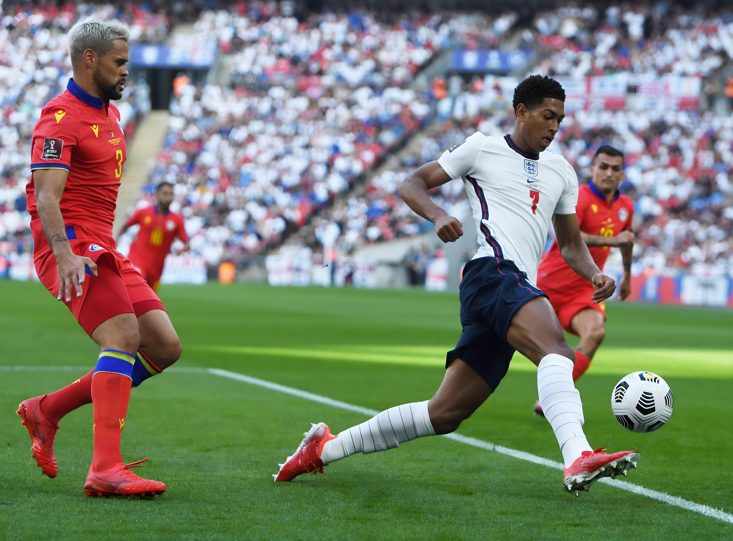 制持球人中 制持球人中